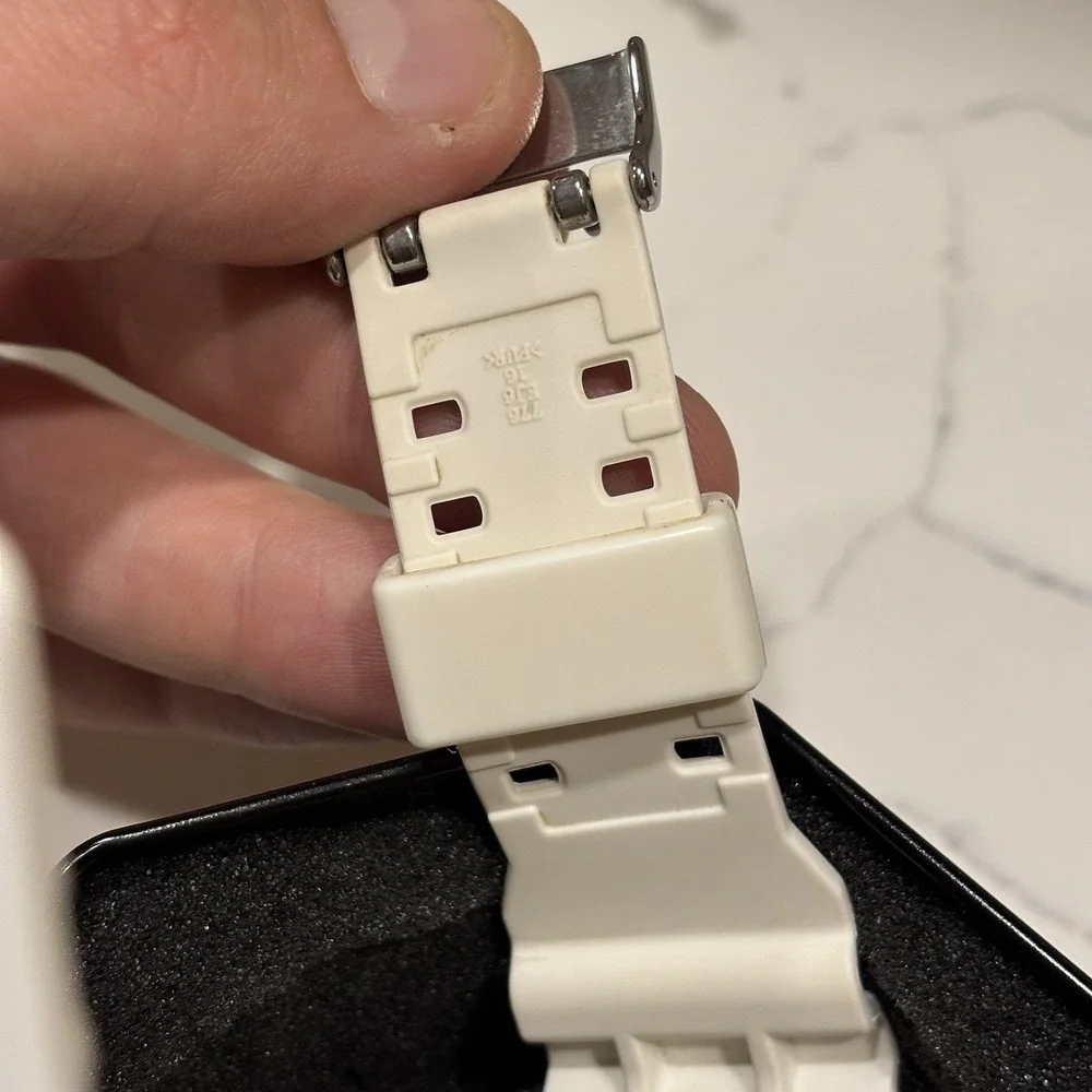 Casio G-Shock Watch GA-110GW-7A White Black Module 5146 Box & Papers - TESTED